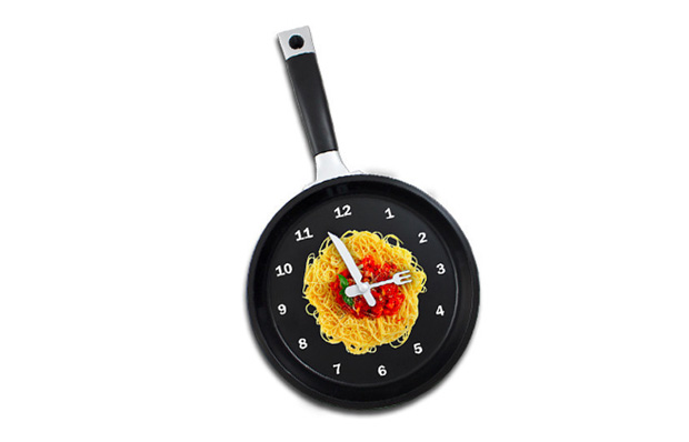 Frying Pan Wall Hanging Kitchen Spaghetti Clock