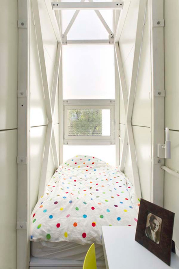 Keret House Bedroom