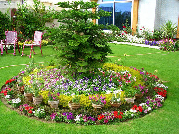 Flower Bed with Pots