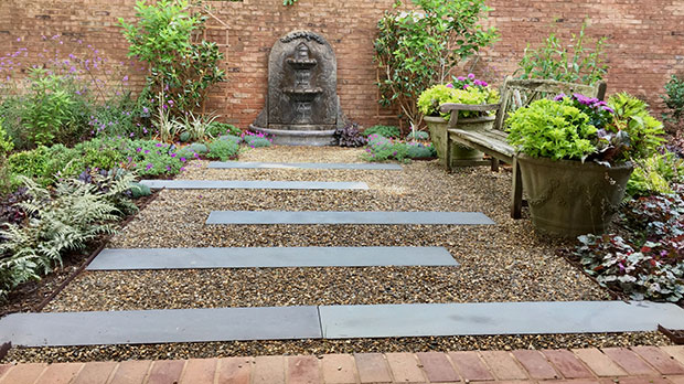 Transitional Courtyard Garden