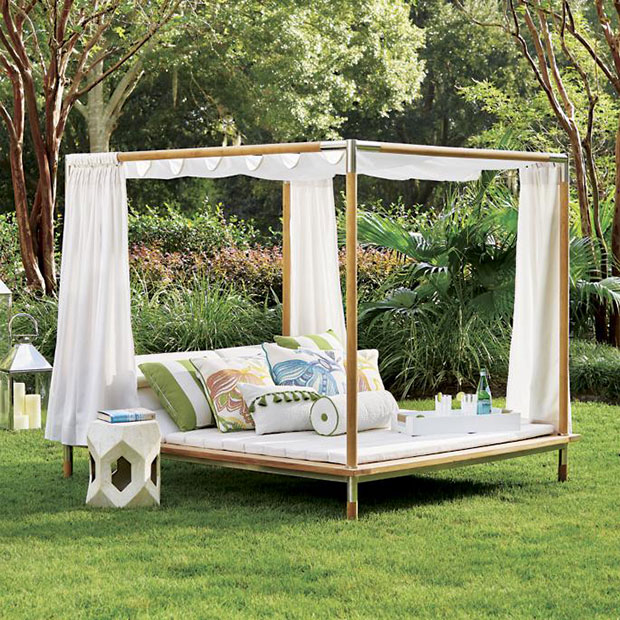 Antigua Canopied Daybed